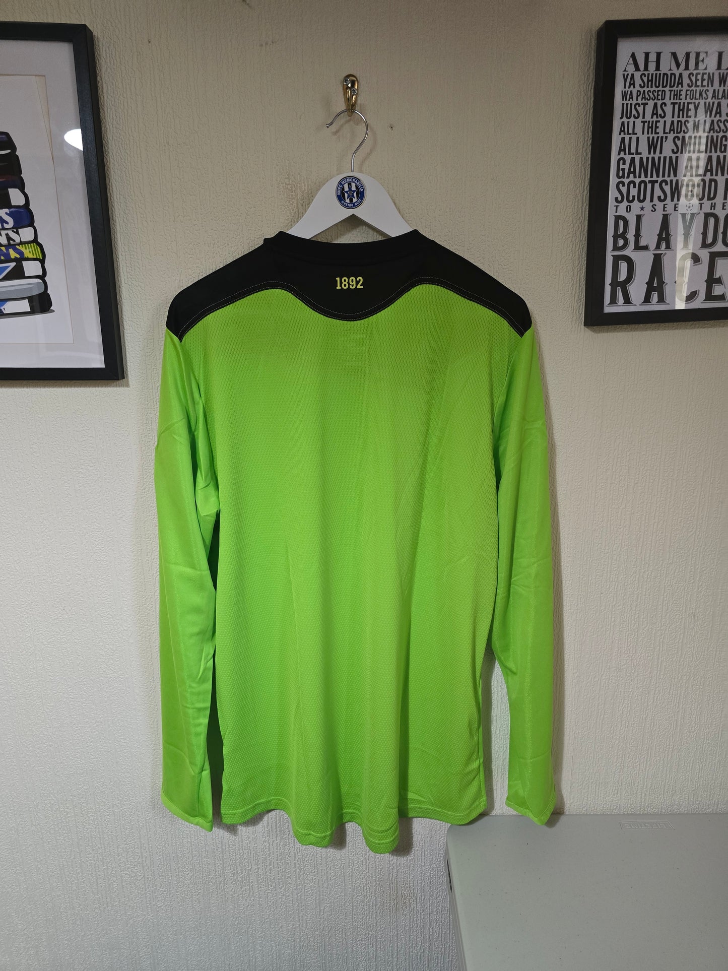 Newcastle United 2011/12 Keeper shirt, BNWT -XL