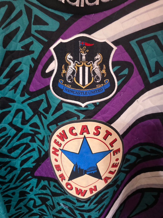 Newcastle United 1995/96 Adidas keeper shirt - Small