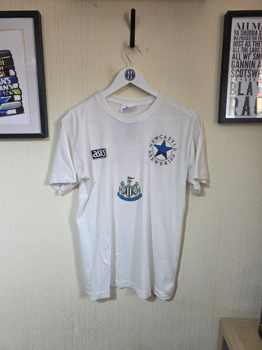 Newcastle United 1993/95 Asics training shirt - Small