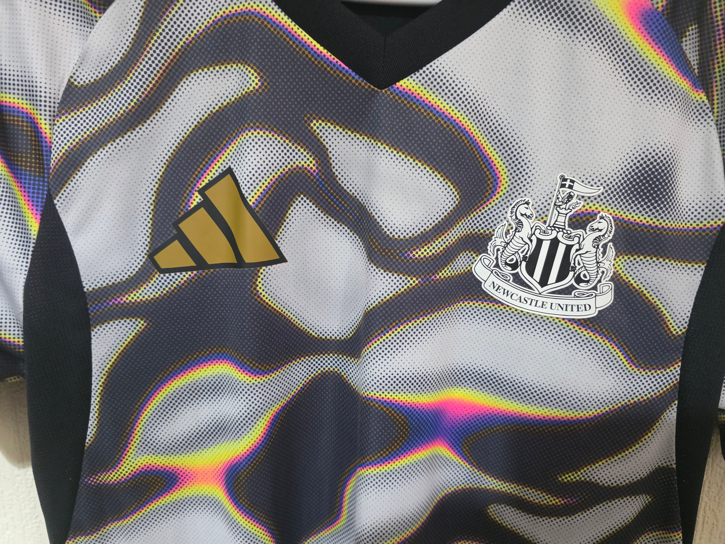 Newcastle United 2024/25 Adidas love unites shirt - Small