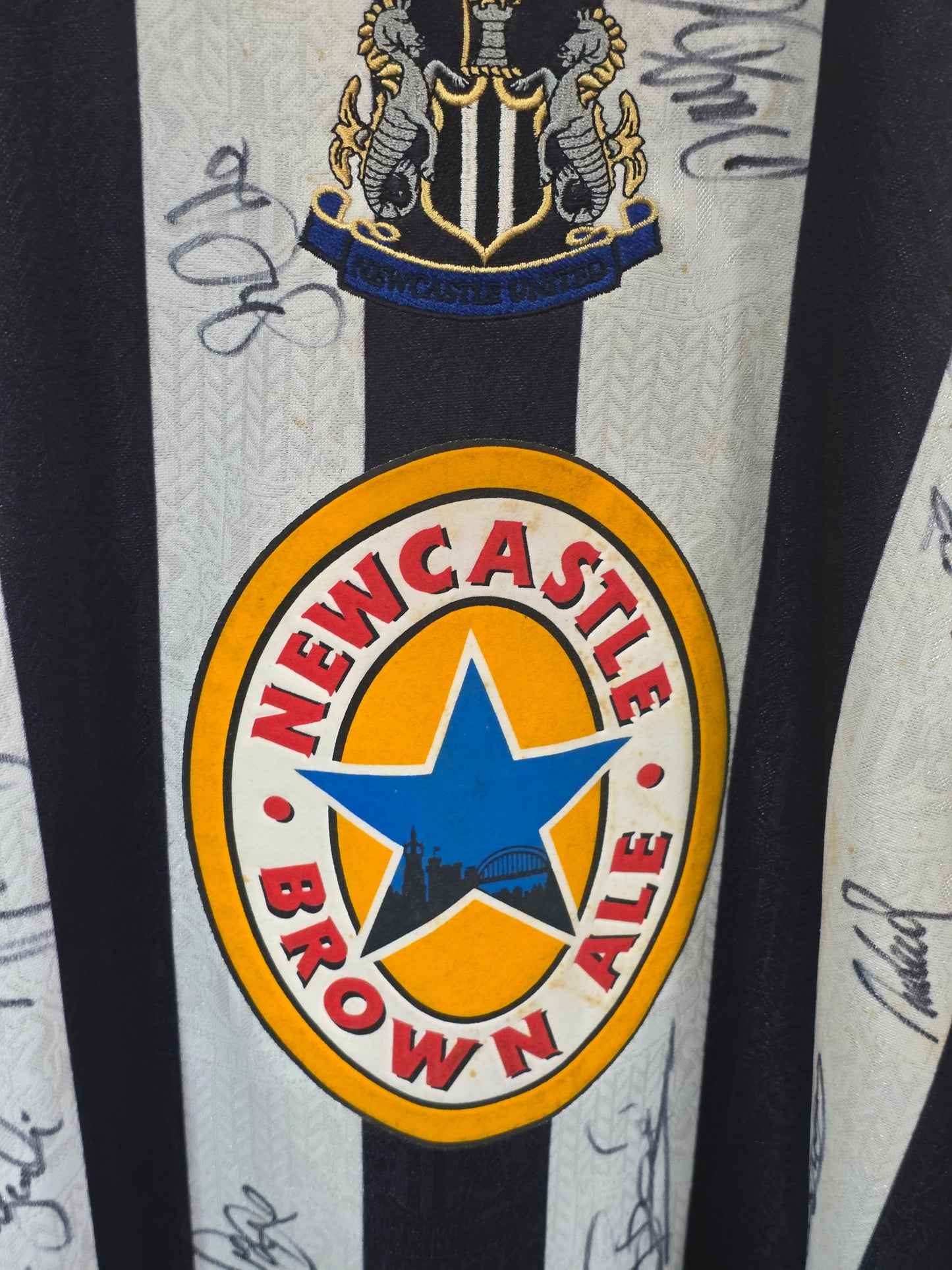 Newcastle United 1997/99 Squad signed Adidas home shirt