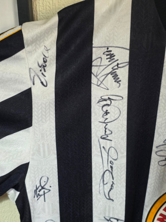 Newcastle United 1997/99 Squad signed Adidas home shirt