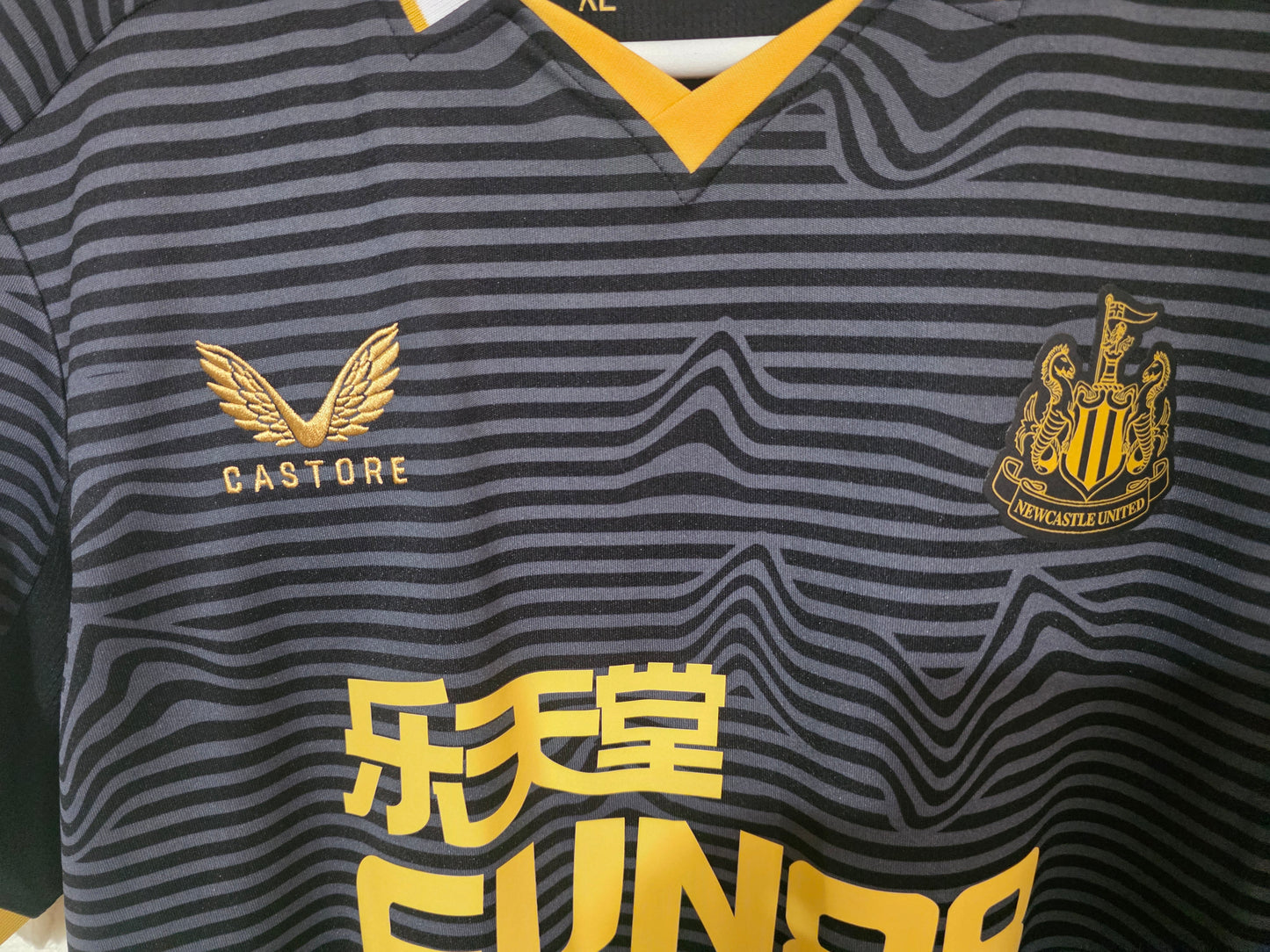 Newcastle United 2021/22 Castore third shirt #9 WILSON - XL