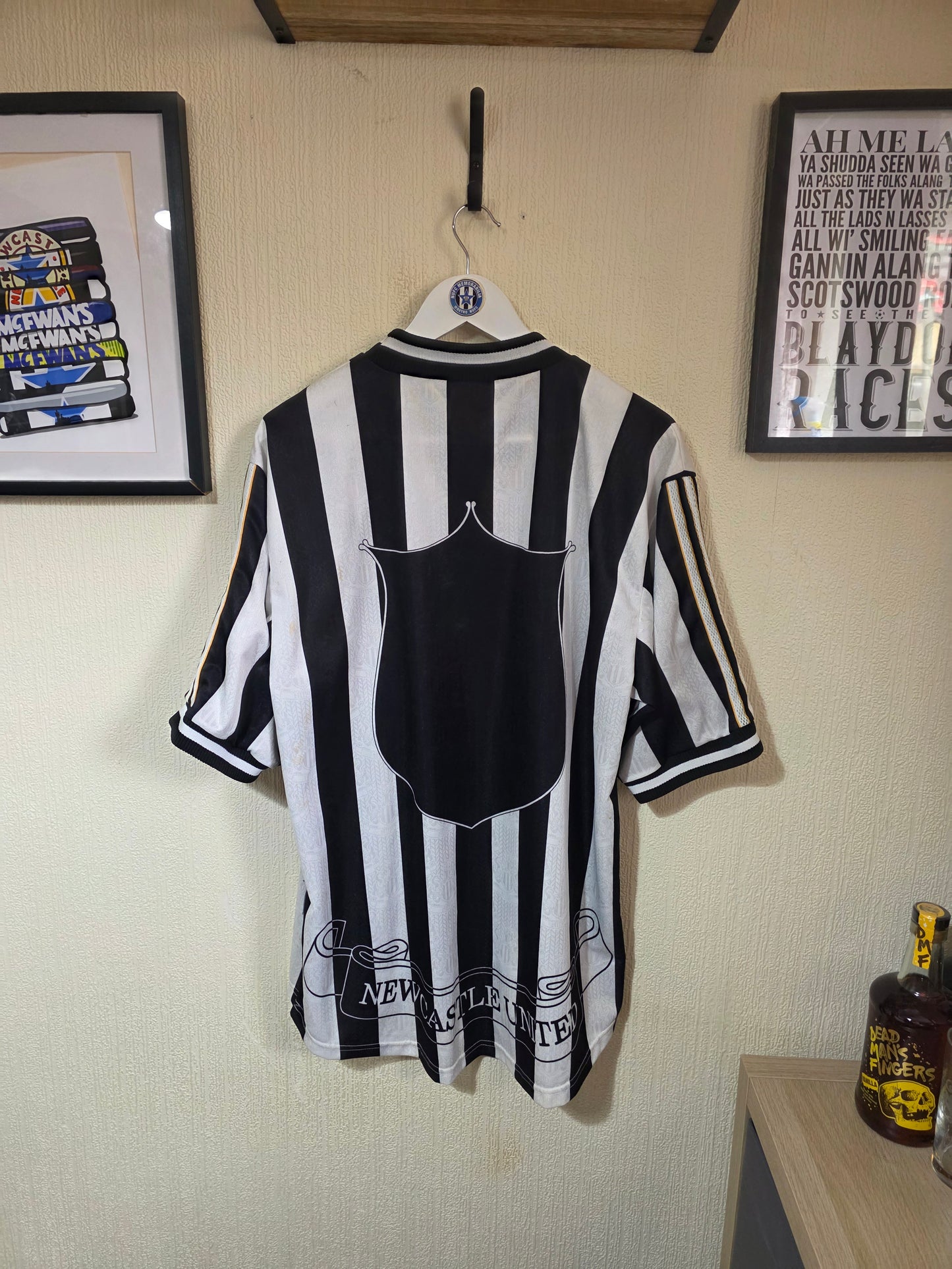 Newcastle United 1997/99 Squad signed Adidas home shirt