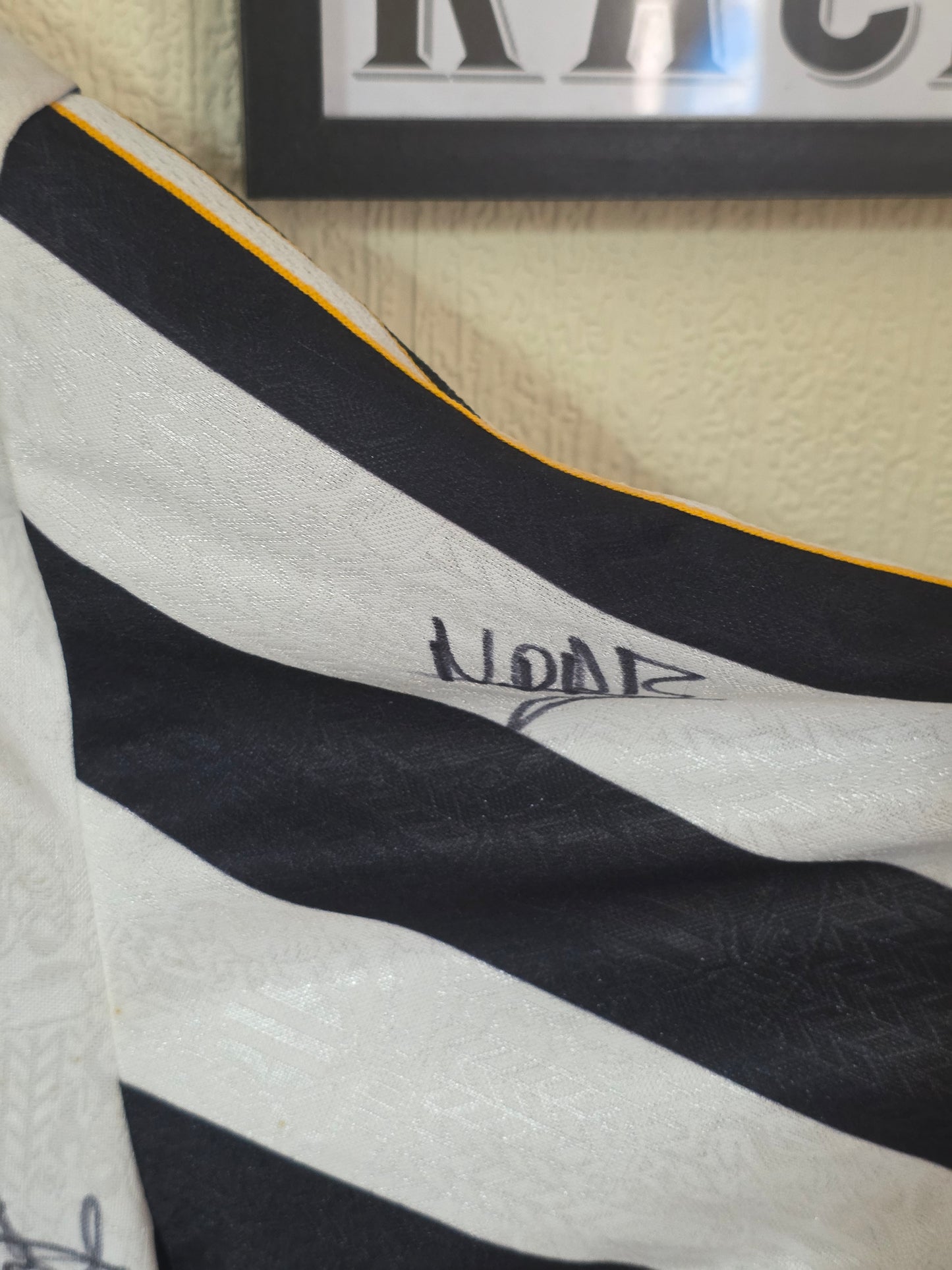 Newcastle United 1997/99 Squad signed Adidas home shirt