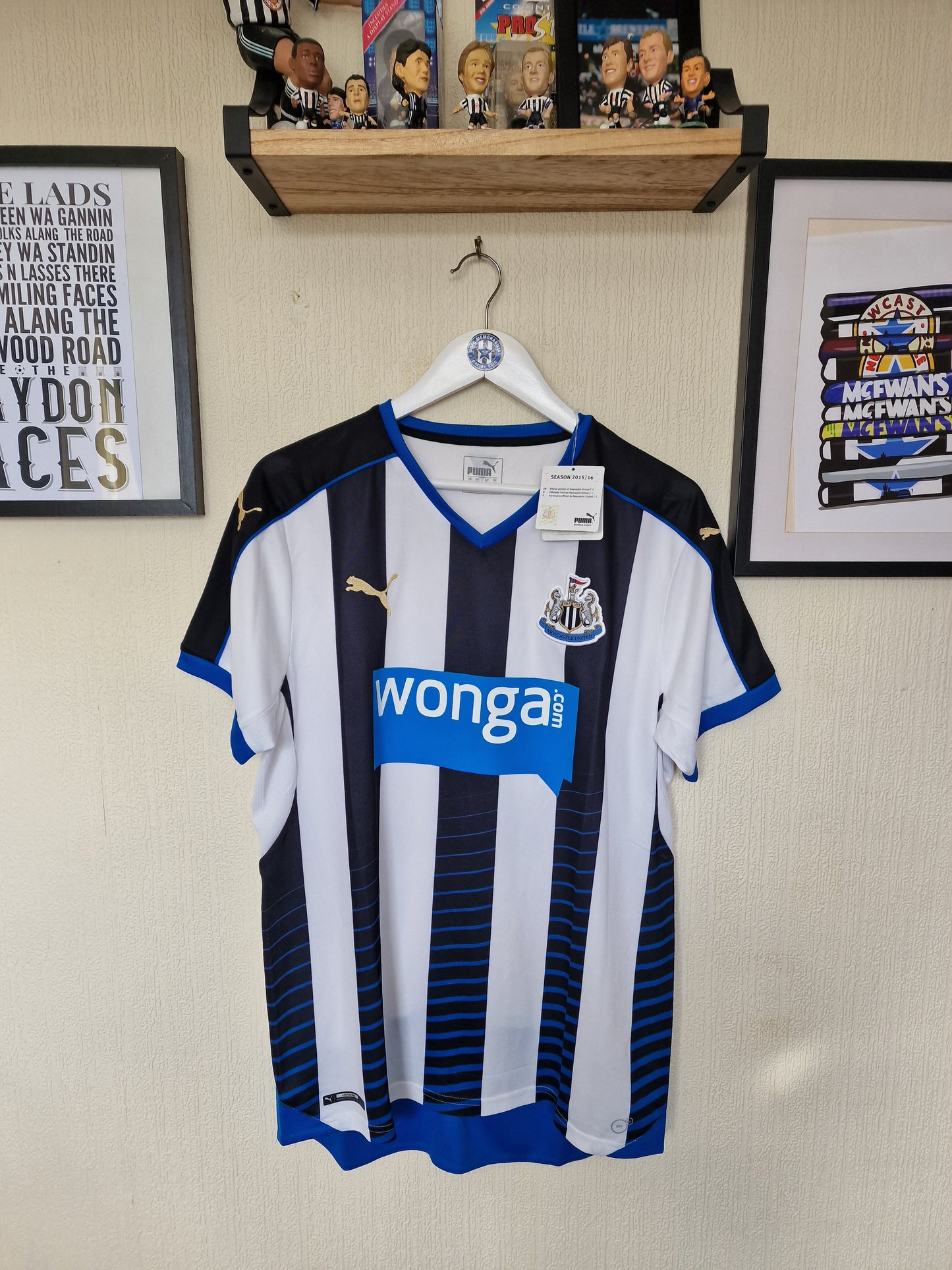 Newcastle United 2015/16 Home shirt BNWT - Large