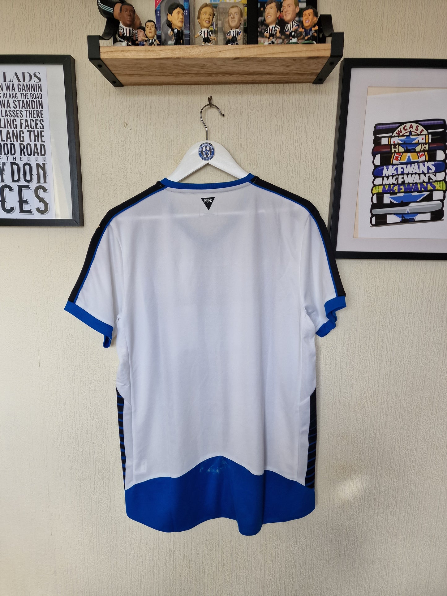 Newcastle United 2015/16 Home shirt BNWT - Large
